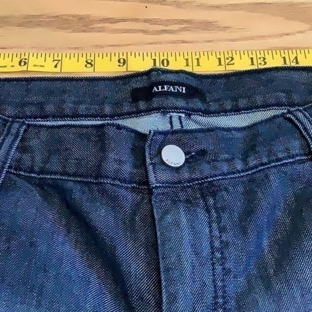 JEANS - Picture 4 of 4